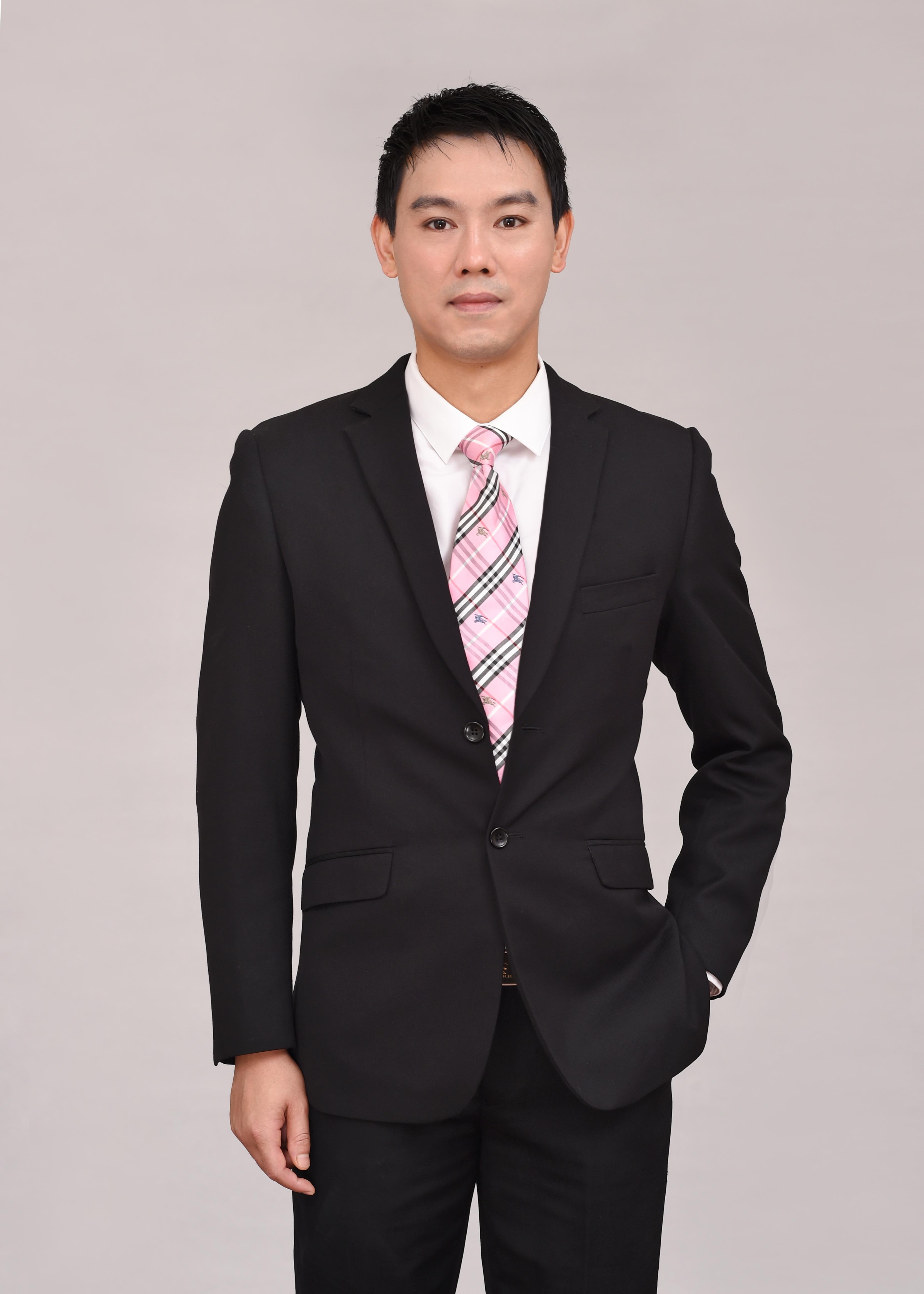罗永春视觉与舞美负责人